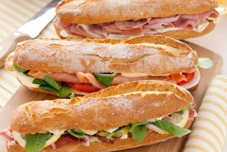 Fesa di tacchino insalata e formaggio