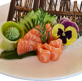 24. Sashimi salmone 10 pezzi