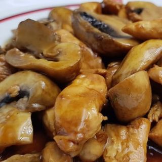 Pollo con Champiñones