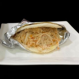 Arepa Con Pollo Desmechado