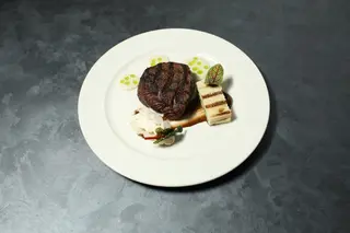 Steak Tanderloin cu chutnei de ciuperci si sos de trufe