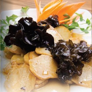 Cartofi cu urechi de lemn