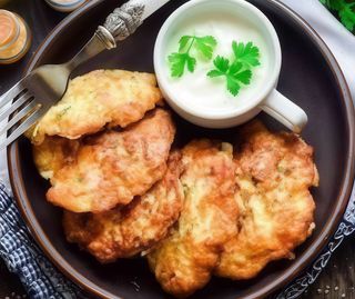 Курячі оладки з овочами