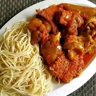 Sphaghetti served with assorted meat 