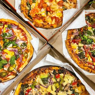 15% Reducere: Oferta Pachet Combo Oricare 4 pizze