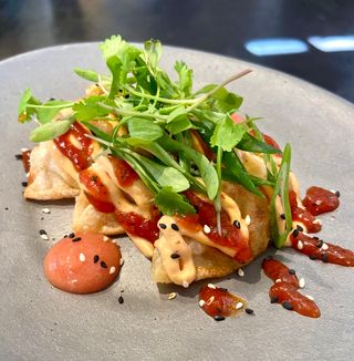 Plato - Gyozas de pollo con salsas japo-mexicano (7uds.)