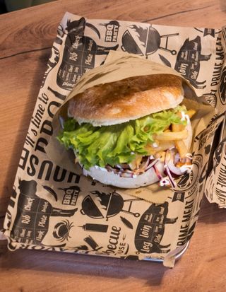 Двоен бифтек  сандвич с плънка от чедър (500г)