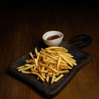 Картопля фрі (150/50 г)