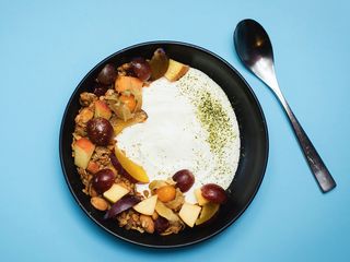 Йогурт з гранолою (320g)