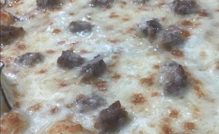 8. Salsiccia e mozzarella