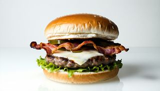 3Quarti - Angus americano, pomodoro, insalata, guanciale e provola.