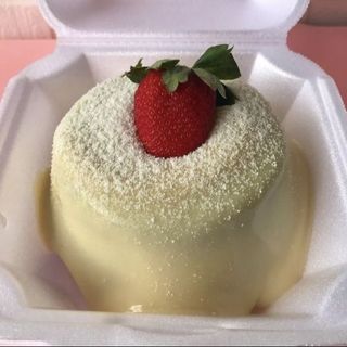 Mini vulcão de NINHO COM MORANGO
