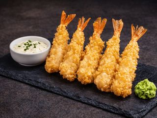 KREWETKI KRÓLEWSKIE W TEMPURZE (5 SZT.)