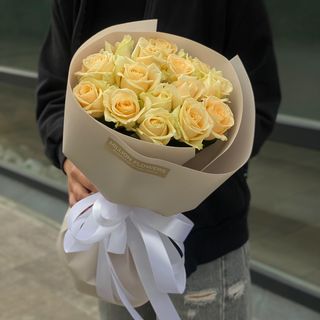 15 кремових троянд Піч Аваланч 