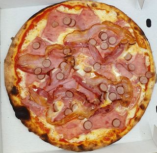 Pizza Con Embutido Rústica (33 Cm.)