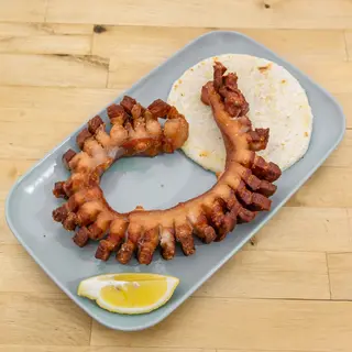 Chicharrón Con Arepa