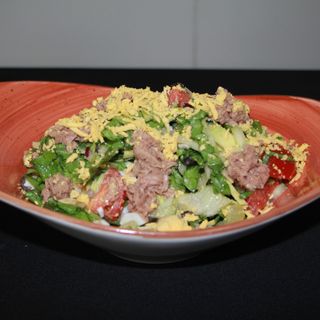 თინუსის სალათი (226)