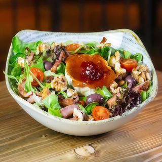 Ensalada De Queso De Cabra