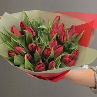 Bukiet czerwonych tulipanów