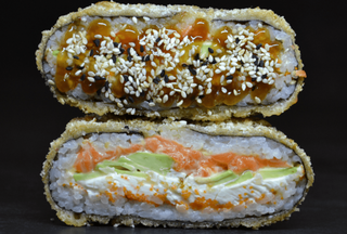 Суші-бургер сьомгою