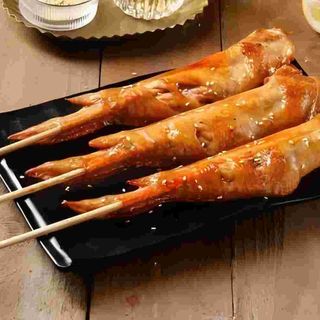 Pincho De Alitas De Pollo A La Barbacoa (1 Ud.) 烤鸡全翅（炸串）