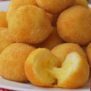 BOLINHA DE QUEIJO