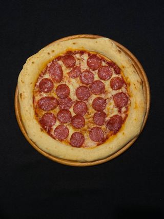 Піца з салямі