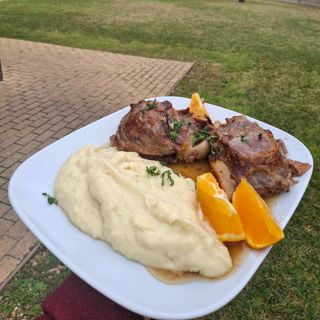 Prato do Dia  (Bochechas c/ Batata Frita e Arroz)