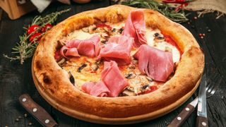 Prosciutto con funghi