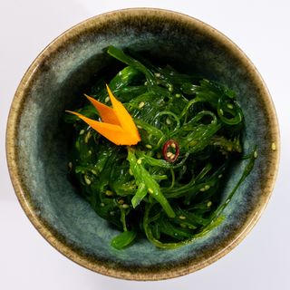 A4 Wakame salad