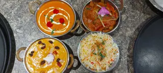68. Chicken Saag