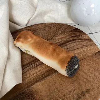 Luna z mozzarellą i oliwkami