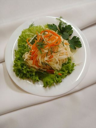 Салат з капусточки з морковочкою (200г)