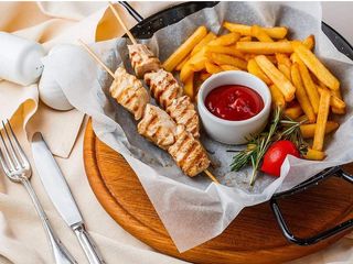 Міні-шашлички з курочки з картоплею-фрі