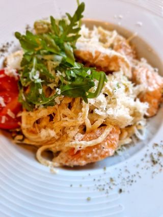 Паста з лососем та авокадо (350г)