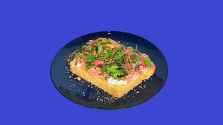 Tost z łososiem