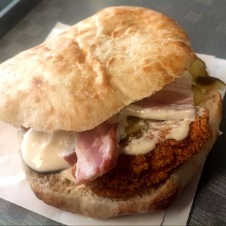 Crispy sandwich cu muraturi