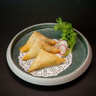 B004 CURRY PUFF