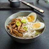 Ռամեն հավի մսով