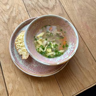 Бульон з яєчними рулетиками  (250г)