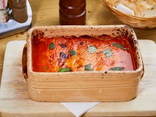 Kaneloni sa spanaćem, rikotom i paradajz sosom 