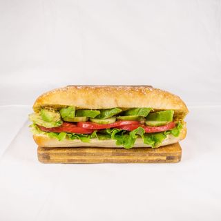 Вегетариански сандвич с авокадо