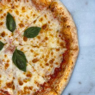 Pizza Bella Margarita (30 Cm.)