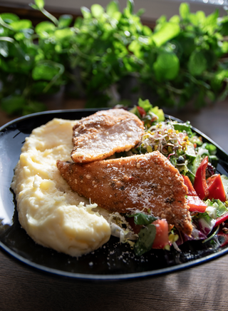 Pierś panierowana w parmezanie