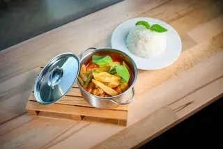 Gaeng Daeng Moo