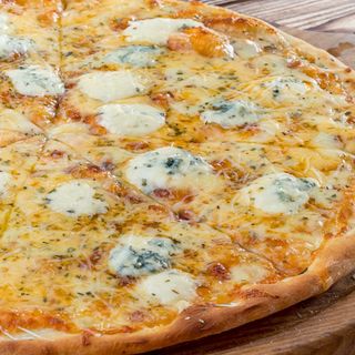 Pizza 4 Quesos (Mediana)