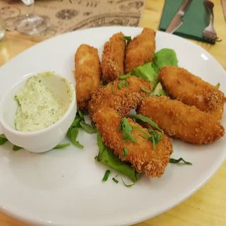 Finggers De Pollo Con Salsa Cilantro