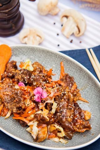 Hrskava junetina u slatko kiselom sosu