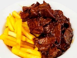 Ternera con Patatas Fritas
