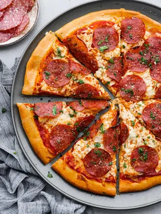 Pizza Salame